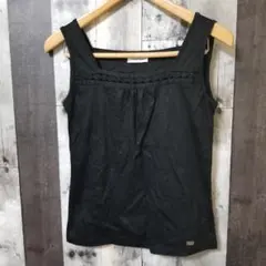 courreges クレージュ タンクトップ ノースリーブ ロゴプレート