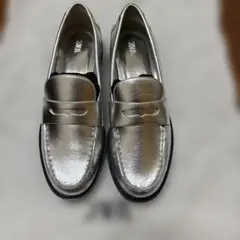 ZARA シルバー ローファー
