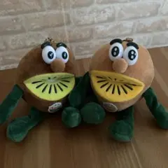 送料込☆キウイアゲリシャスぬいぐるみ 2体セット Zespri キウイブラザーズ キウイ ぬいぐるみ 2体セット - メルカリ