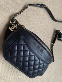 CHANEL シャネル ウエストバッグ ブラック 斜め掛け
