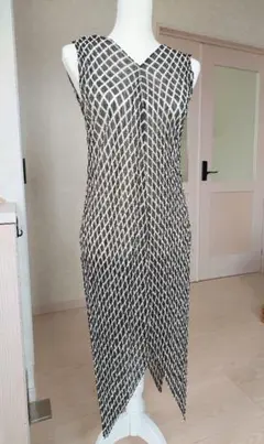 イッセイミヤケ▪︎ISSEY MIYAKE ▪︎ギザギザ裾▪︎超美品...