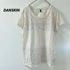 DANSKIN 白　プリント　半袖　Tシャツ　柄　カジュアル　フィット　L