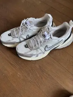 ナイキ V2K ラン HJ4497-100