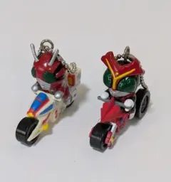 未使用品　仮面ライダー バイク型キーホルダー 2個セット　ストロンガー　ゼクロス