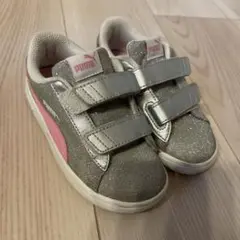 PUMA スニーカー