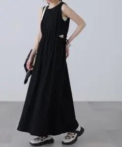 サイドカットノースリカットソーワンピース