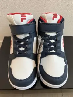 FILA スニーカー 22.5cm【未使用】