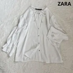 【美品】ZARA.ラッフルフリルブラウス　白　7部袖　体型カバー　スキッパー　M