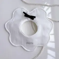 #11《お名前刺繍》もくもくスタイ　360 ホワイト　ベロア　リボン　ブラック