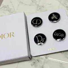 Dior ピンバッチ ノベルティ
