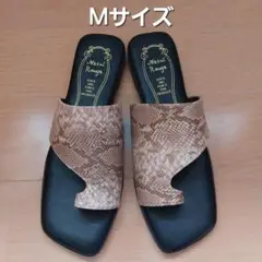 【7562】【新品】箱なし Mサイズ トングサンダル 蛇柄