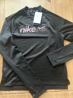 Nike ブラック 長袖未使用