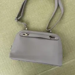 グレー ショルダーバッグ