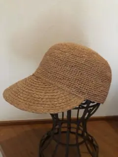 ★美品★Tovceve　麦わらキャップ　ラフィア　レザーベルト　ナチュラルカラー