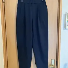 テーパードパンツ　濃紺