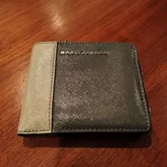 マークジェイコブス 二つ折り財布