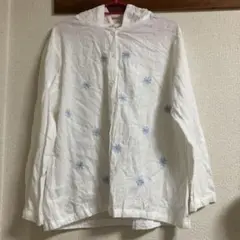 フード付きシャツ