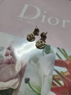 ディオール Dior♡フラワーピアス ゴールド
