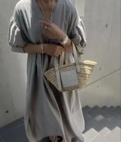 新品未使用　Julynine Vネック パフスリーブ ロングドレス　サイズ1