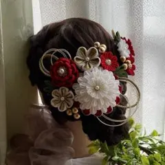 つまみ細工髪飾り　成人式　卒業式　紅白　えんじ　赤　白　和装　着物　振袖　袴