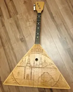 ロシア　バラライカ　民族楽器　インテリア　アンティーク　絵画 Amazon.co.jp: バラライカ ロシアの民族楽器 : 楽器・音響機器