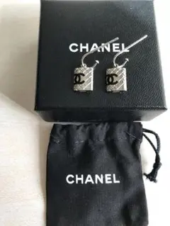 CHANELカンボンピアス