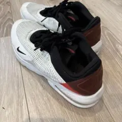 NIKE AIR MAX AT4517-100　26.5cm アドバンテージ