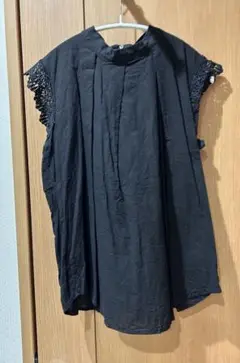 袖レース　ノースリーブブラウス　黒