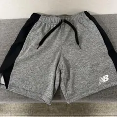 ニューバランス　ハーフパンツSサイズ