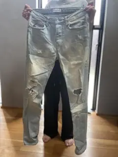 ダメージ加工ライトブルーデニム