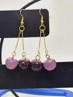 さくらんぼ　ブラックチェリー　ぶら下がりピアス