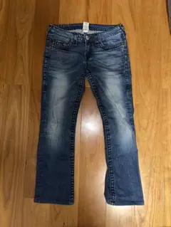 Item thumbnail for item 21f87d20-5c4a-4c6b-ac80-d68b90f724d7