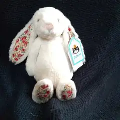 JELLYCAT small Blossom Blush Bunny Sサイズ