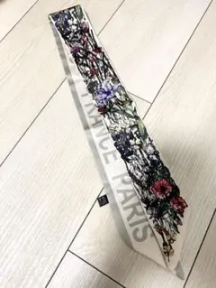 花柄プリント バッグスカーフ ミッツァ ホワイト カーネーション 薔薇 リボン❶