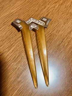 琥珀色の二本の櫛型髪飾り　鼈甲　簪　髪留め　レトロ　明治　大正時代　当時物