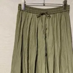 CUCUXドレープワイドパンツ(M)カーキ無地　サラサラトロミ生地大人かわいい