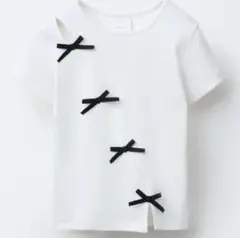 リボン付きホワイトTシャツ