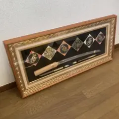 k1053 模造刀 額入り刀 大型掛け飾り■美術工芸品•アンティーク骨董品 買取ました】模造刀・鞘 飾り額 ￥2.178税込 リユースショップ