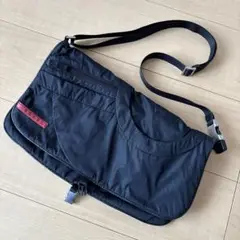 Item thumbnail for item 36d9bd9d-b6d2-4590-858f-47755faed86f