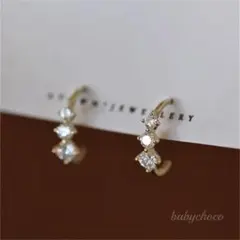 三粒の小石フープピアス