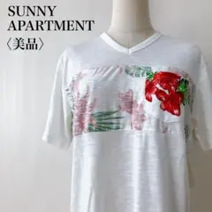 【美品】　サニーアパートメント　ハイビスカス柄デザインⅤネックＴシャツメンズ