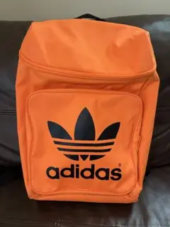 adidas オレンジバックパック