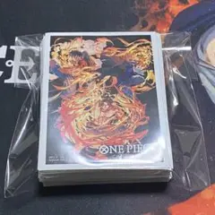 ワンピースカード　スリーブ　三兄弟　ルフィ　サボ　エース　70枚　中古