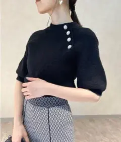 美品✨ LILYBROWN 　タグ付ビジューニットプルオーバー　トップス　半袖F