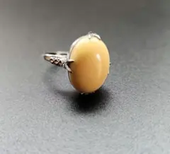 11号 白珊瑚色オーバルカットビンテージリング