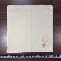 犬と子供の刺繍ハンカチ クリーム色056