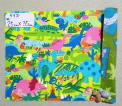 713:恐竜柄♪リバーシブルランチョンマット☆ハンドメイド☆