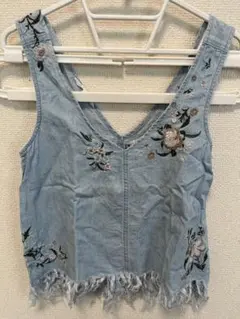 アメリカンイーグル　ノースリーブ刺繍