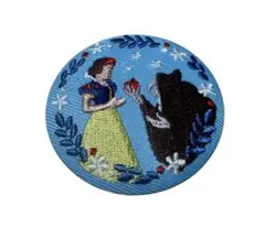 ディズニー刺繍缶バッジ　白雪姫
