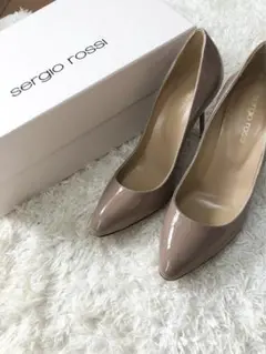 セルジオロッシ ベージュ エナメル パンプス